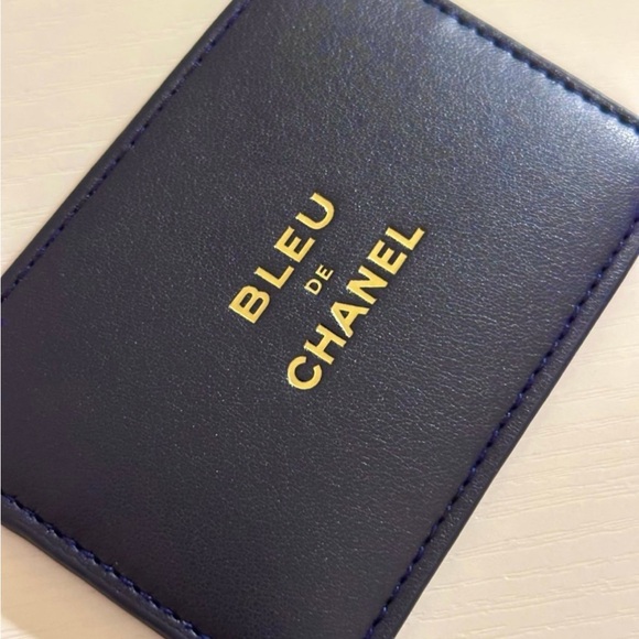 CHANEL GWP Navy Leather Card Holder Nwot - Picture 3 of 8